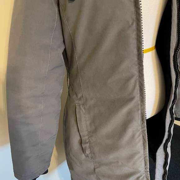 SOLD. Canada Goose jacket - Picture 3 of 7